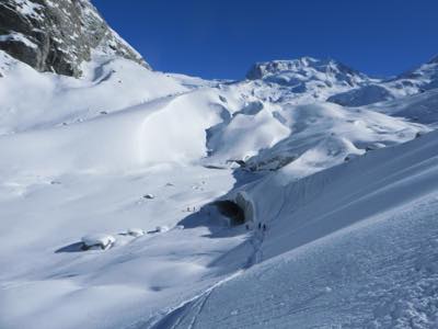 スイス側、テオドール氷河のオフピステ