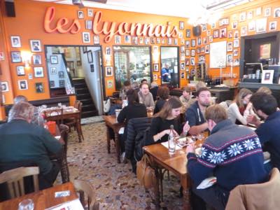 リヨンのブション（レストラン）LES LYONNAISはリースナブルで美味しい