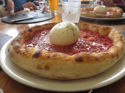 レストランColle Bettaforcaのトマトピッツァ